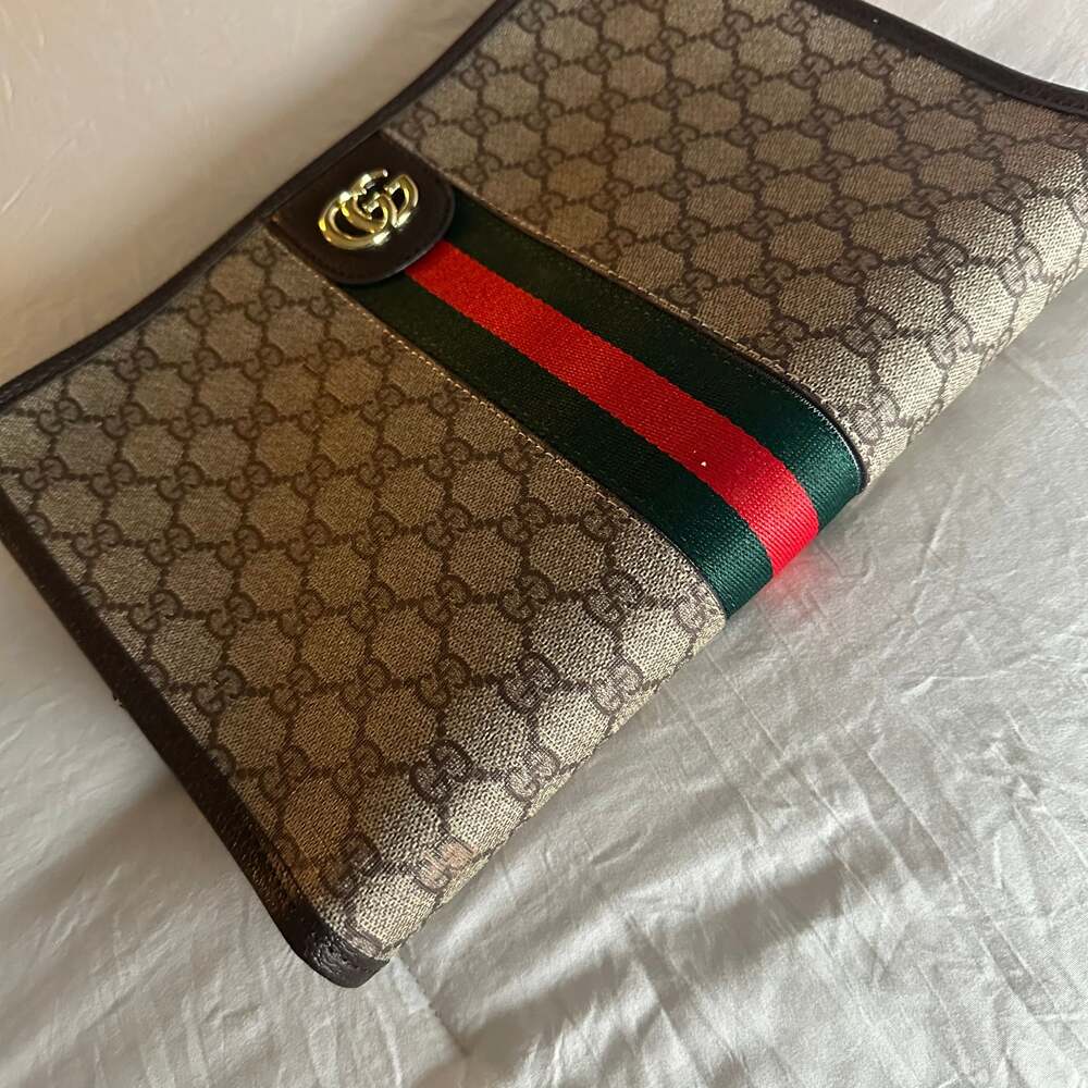 Supreme Pouch